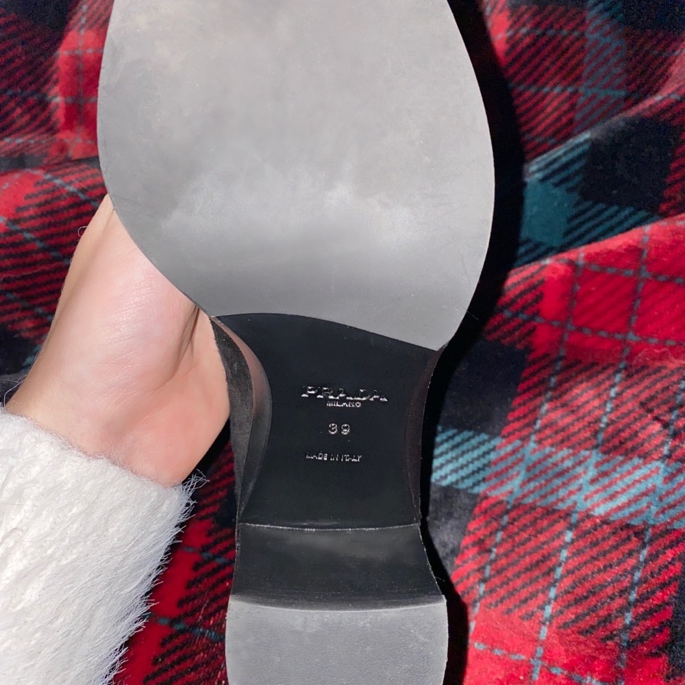 Prada black suede boots size 39 or 9 US - Picture 8 of 10